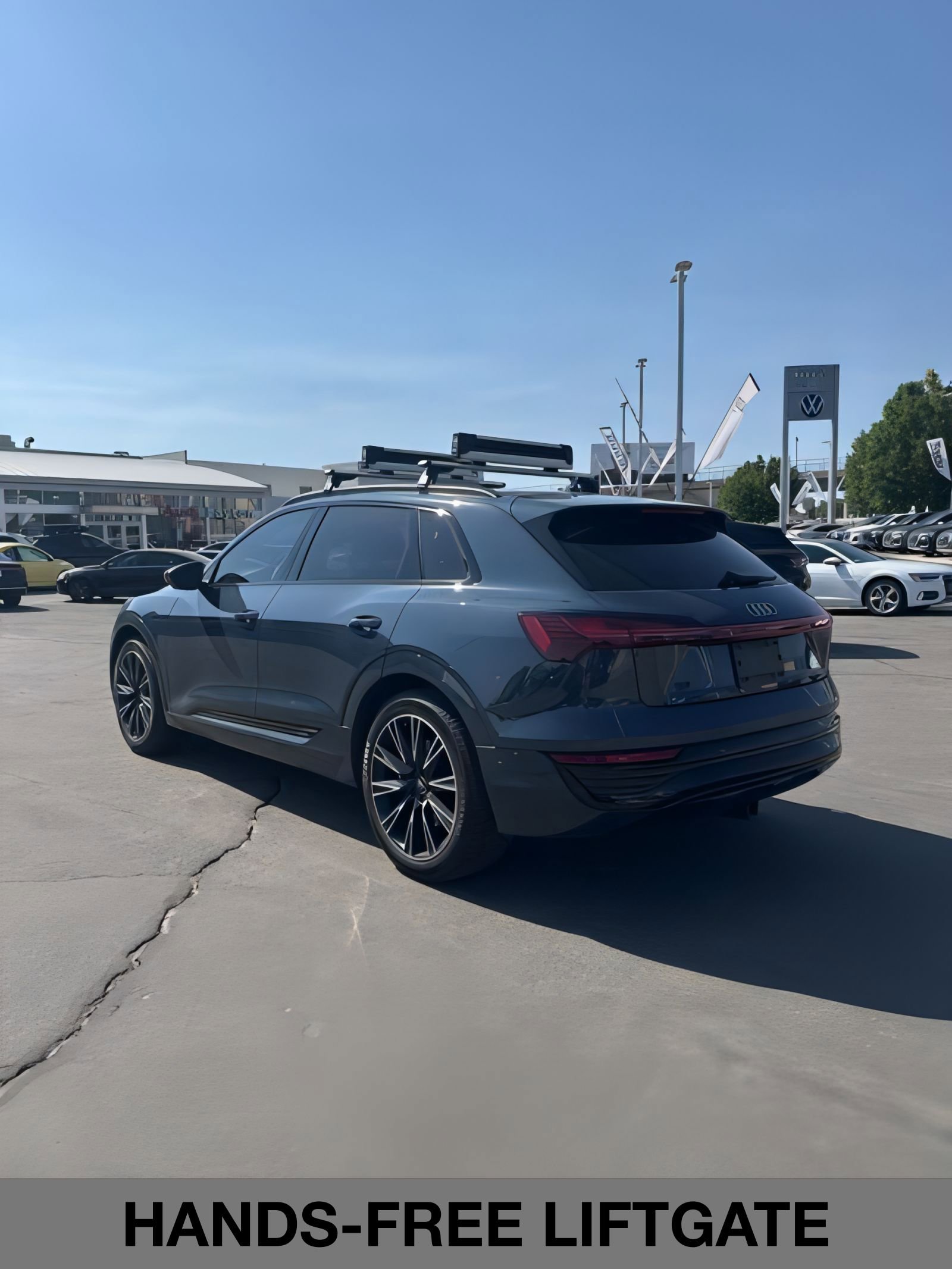 2024 Audi Q8 E-tron Prestige photo 3