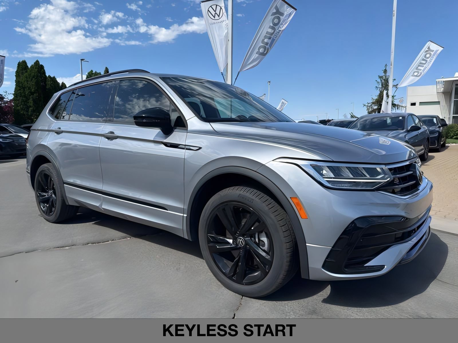 2024 Volkswagen Tiguan SE R-Line Black photo 3