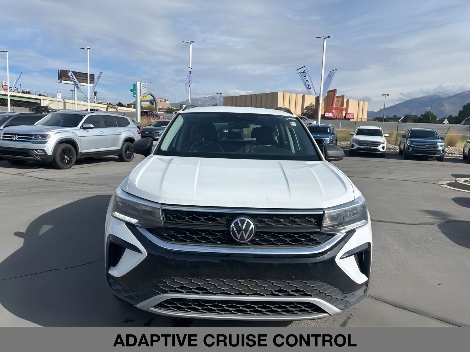 2024 Volkswagen Taos S photo 2