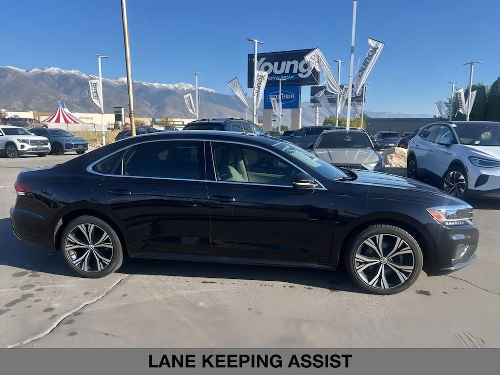 2020 Volkswagen Passat 2.0T SEL photo 4