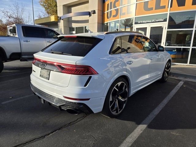 2024 Audi RS Q8 photo 2