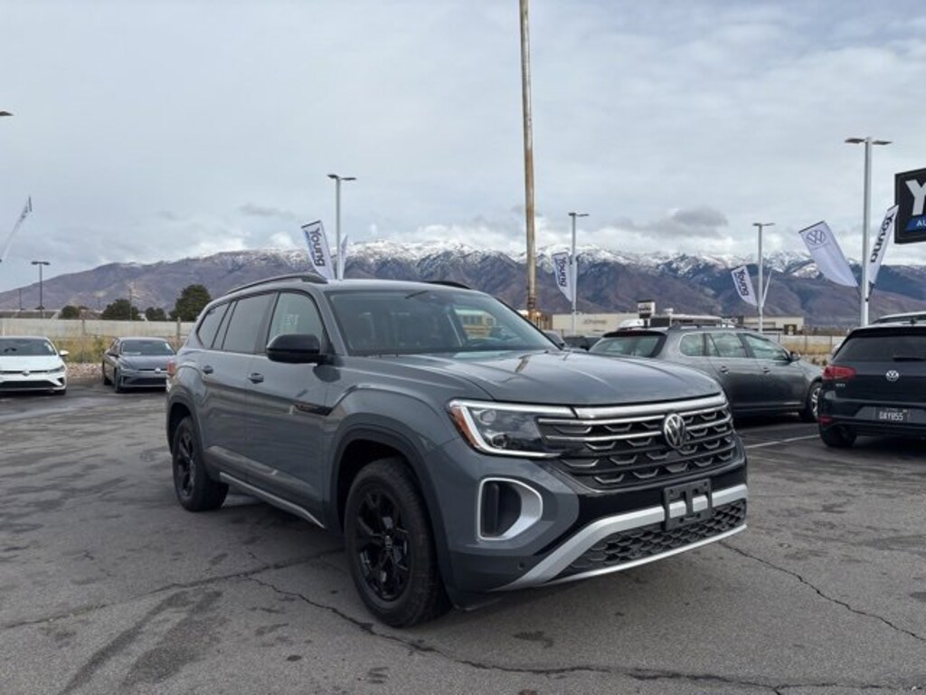 Used 2025 Volkswagen Atlas 2.0T Peak Edition 2.0T Peak Edition 4MOTION