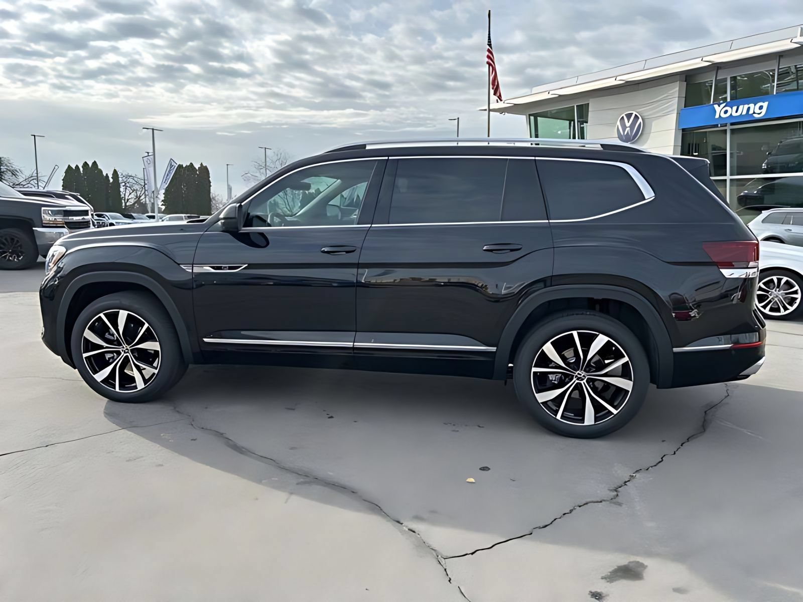 2026 Volkswagen Atlas SEL Premium R-Line - Photo 17