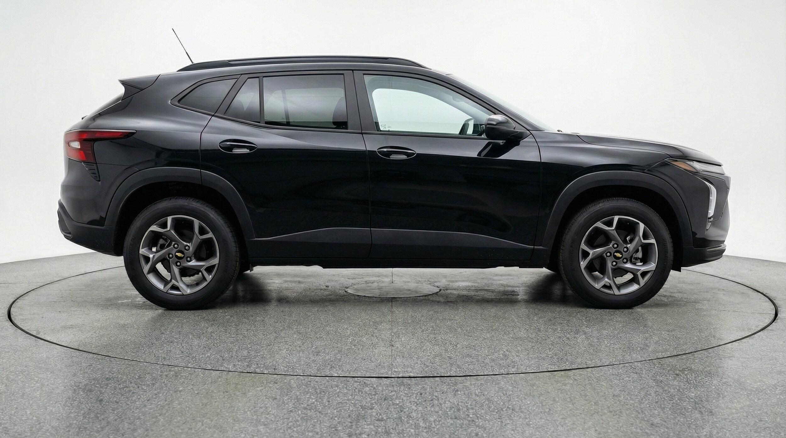 Thumbnail: 2025 Chevrolet Trax - 8