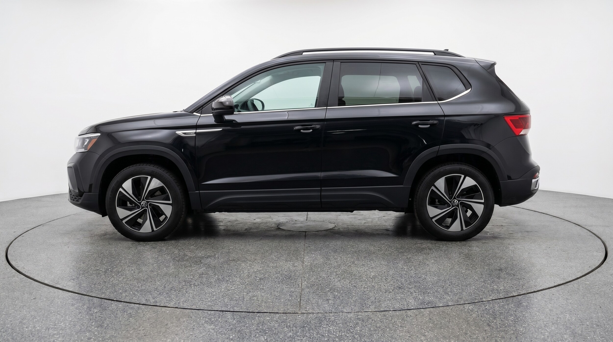 Thumbnail: 2026 Volkswagen Taos - 4