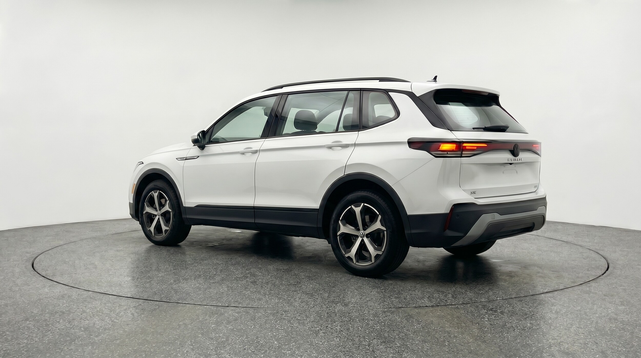Thumbnail: 2026 Volkswagen Tiguan - 5