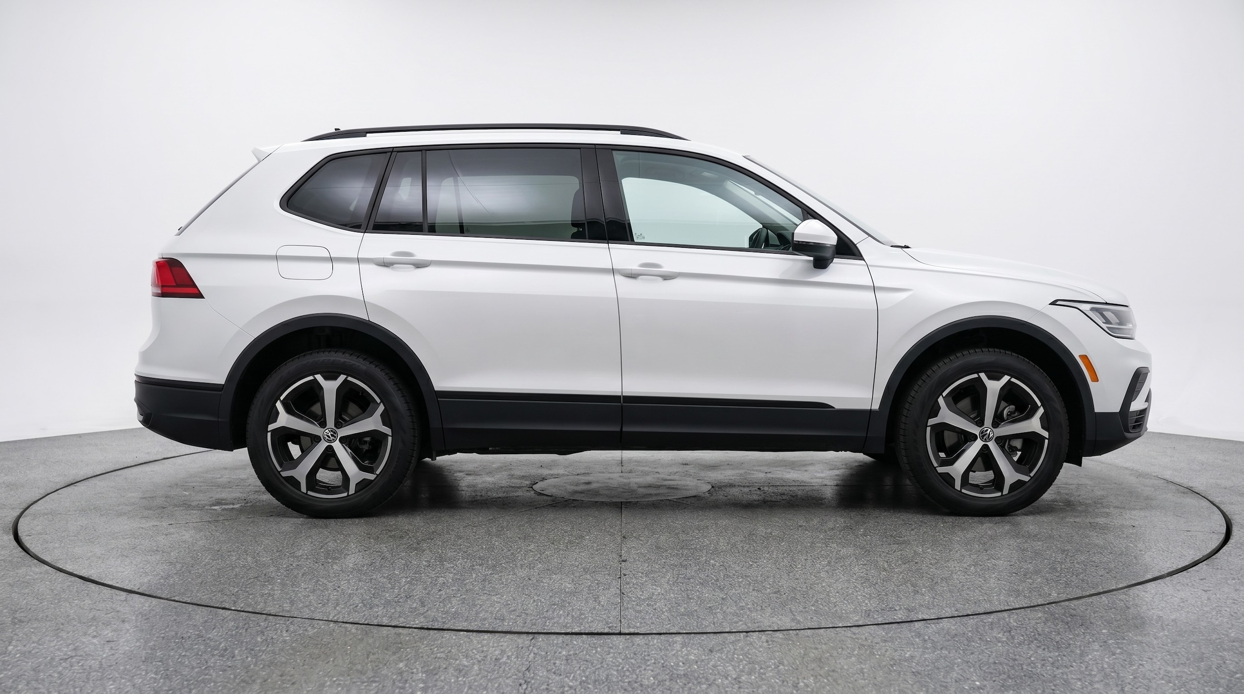 Thumbnail: 2026 Volkswagen Tiguan - 8