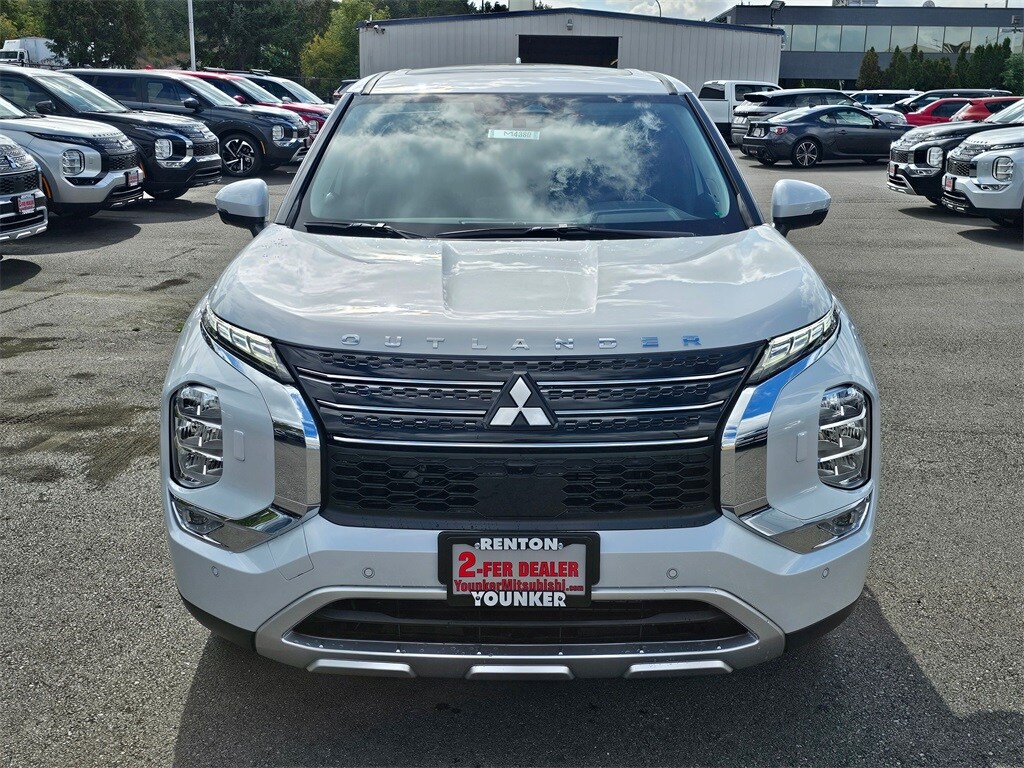 2025 Mitsubishi Outlander PHEV SE photo 2