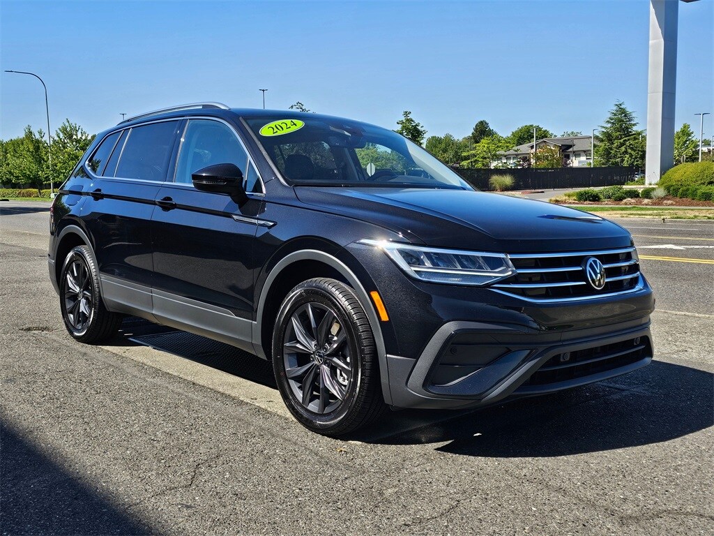 2024 Volkswagen Tiguan SE Wolfsburg Edition photo 3