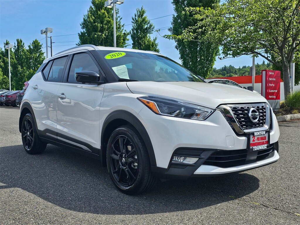 2020 Nissan Kicks SR photo 3