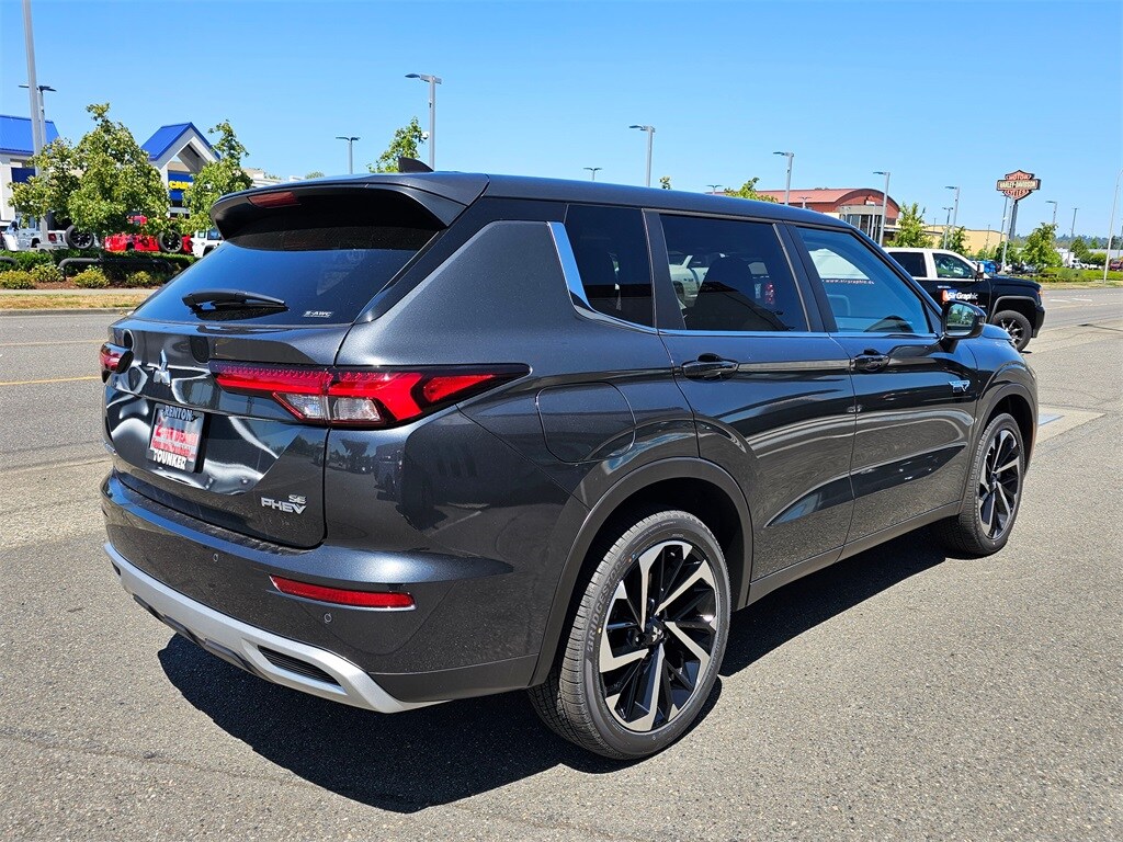 2025 Mitsubishi Outlander PHEV SE photo 3