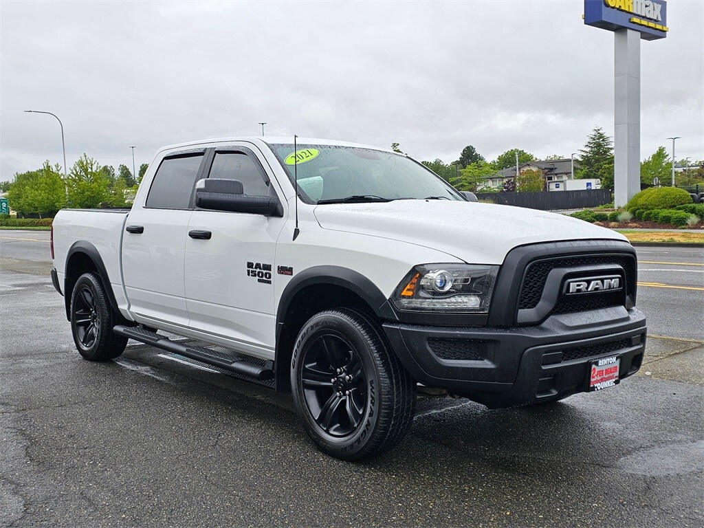 2021 Ram 1500 Classic SLT photo 3