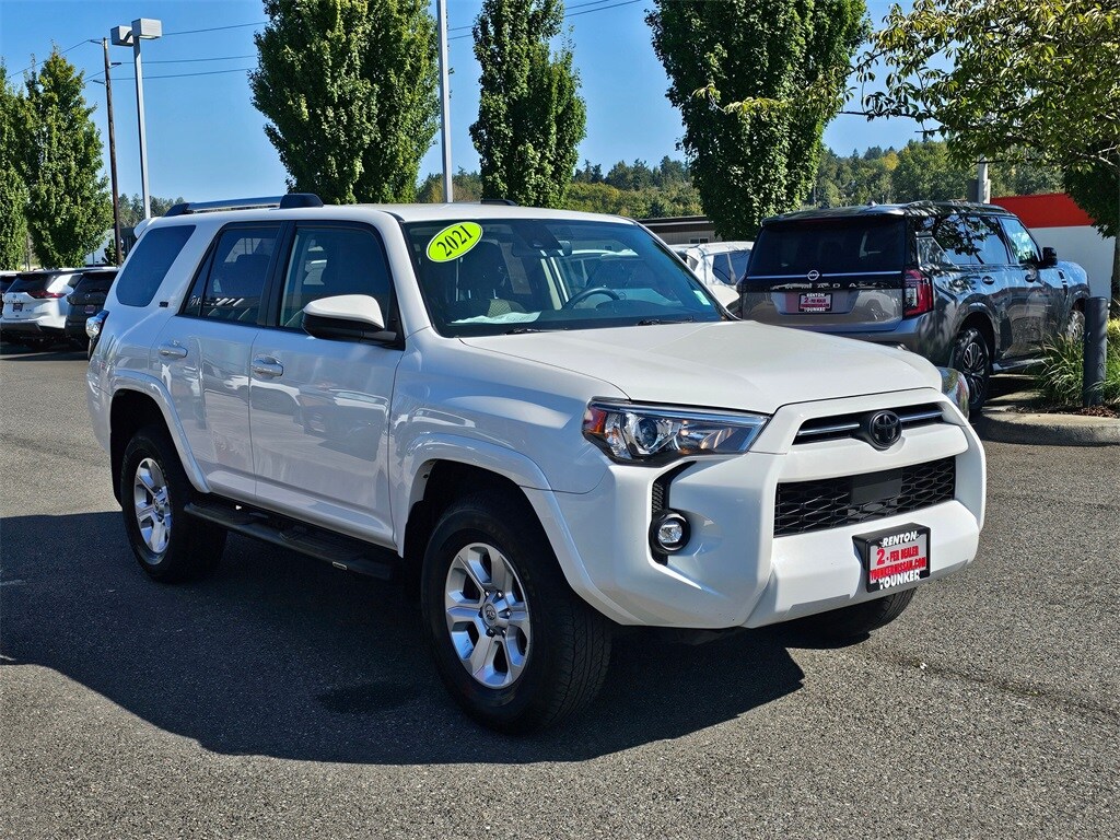 2021 Toyota 4Runner SR5 photo 2