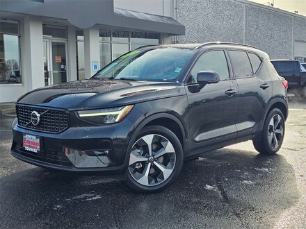 2023 Volvo XC40 B4 FWD Ultimate Dark SUV