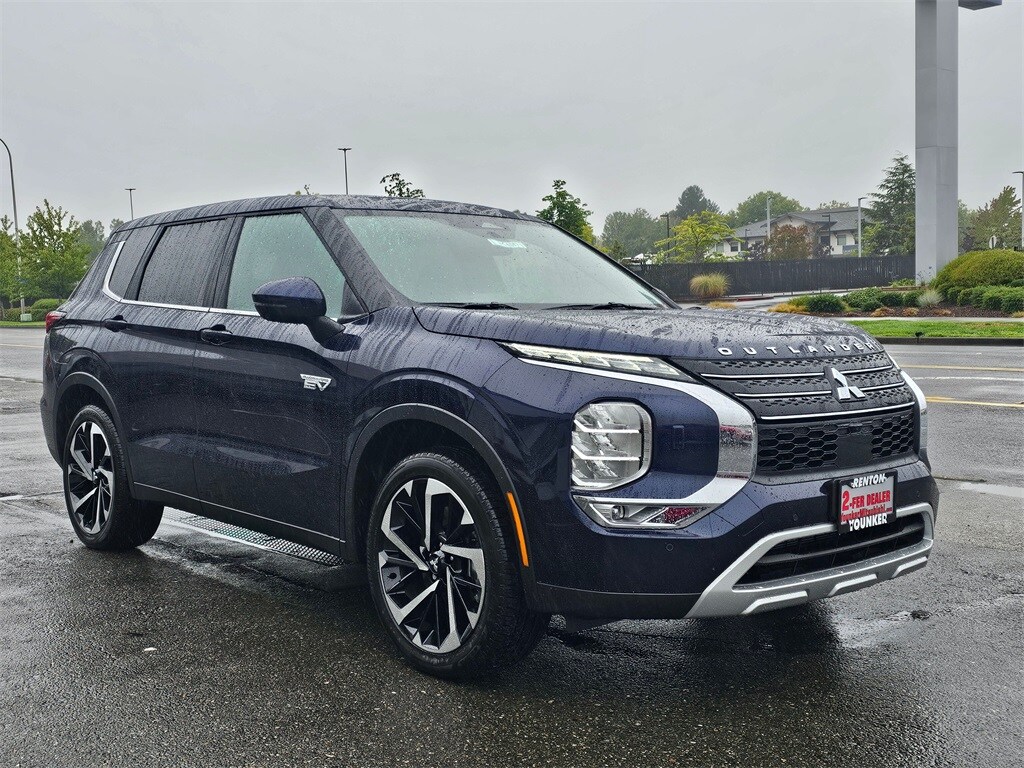 2025 Mitsubishi Outlander PHEV SE photo 2