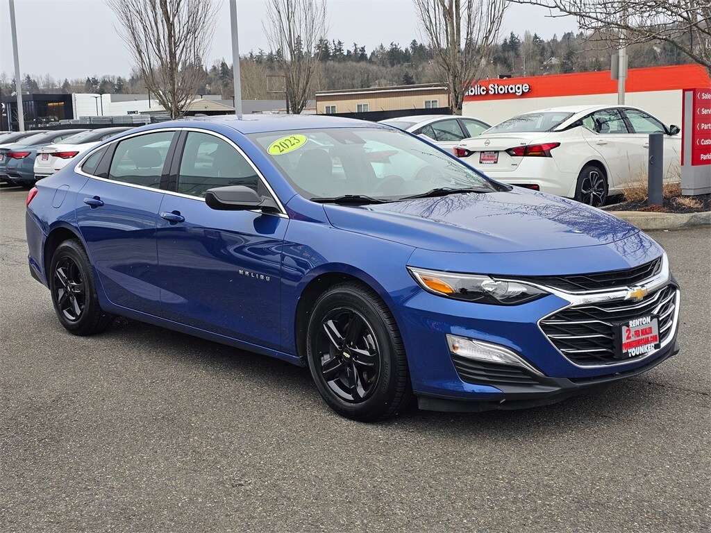 2023 Chevrolet Malibu LS photo 3