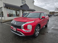2025 Mitsubishi Outlander SE SUV