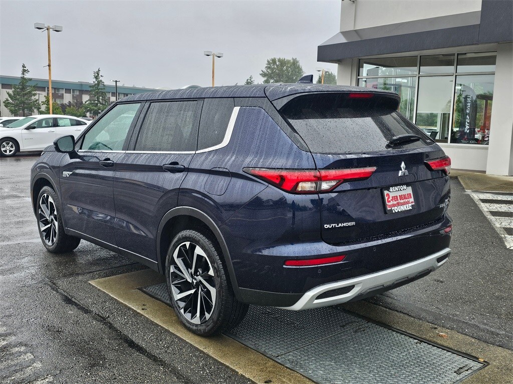 2025 Mitsubishi Outlander PHEV SE photo 4