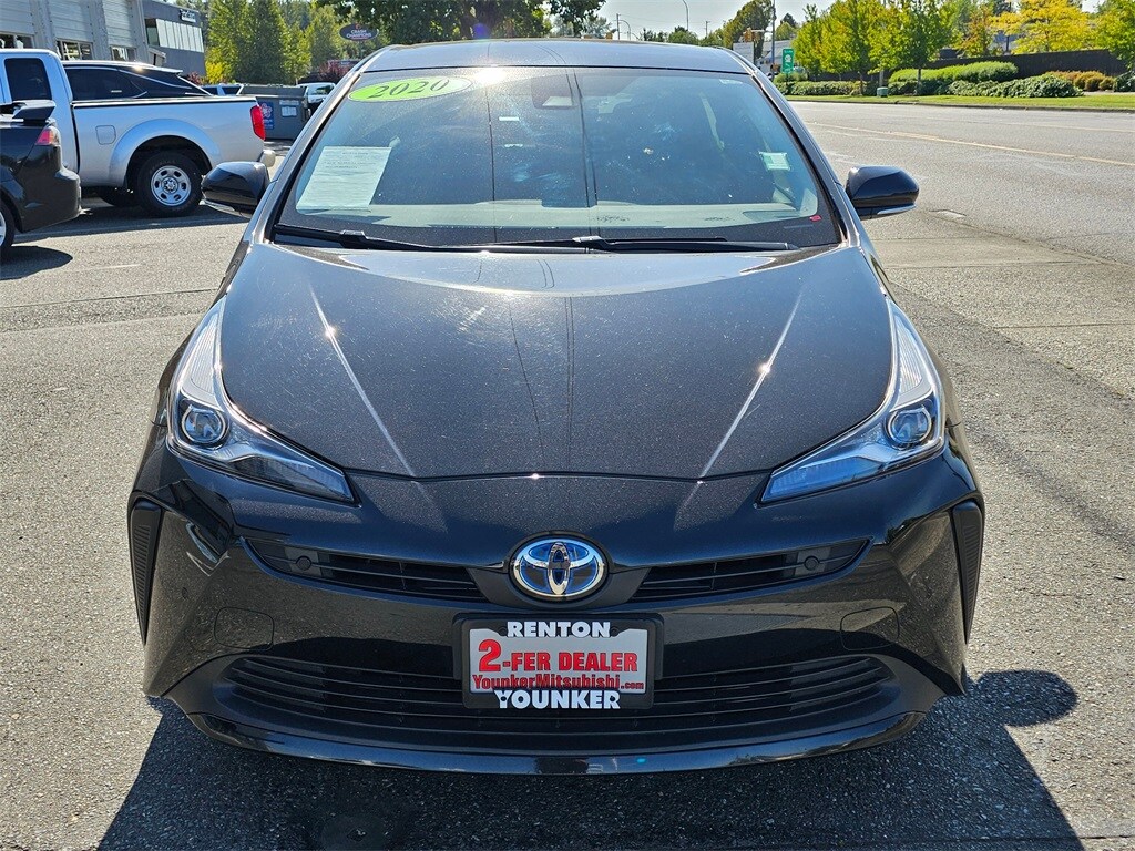 2020 Toyota Prius L photo 2