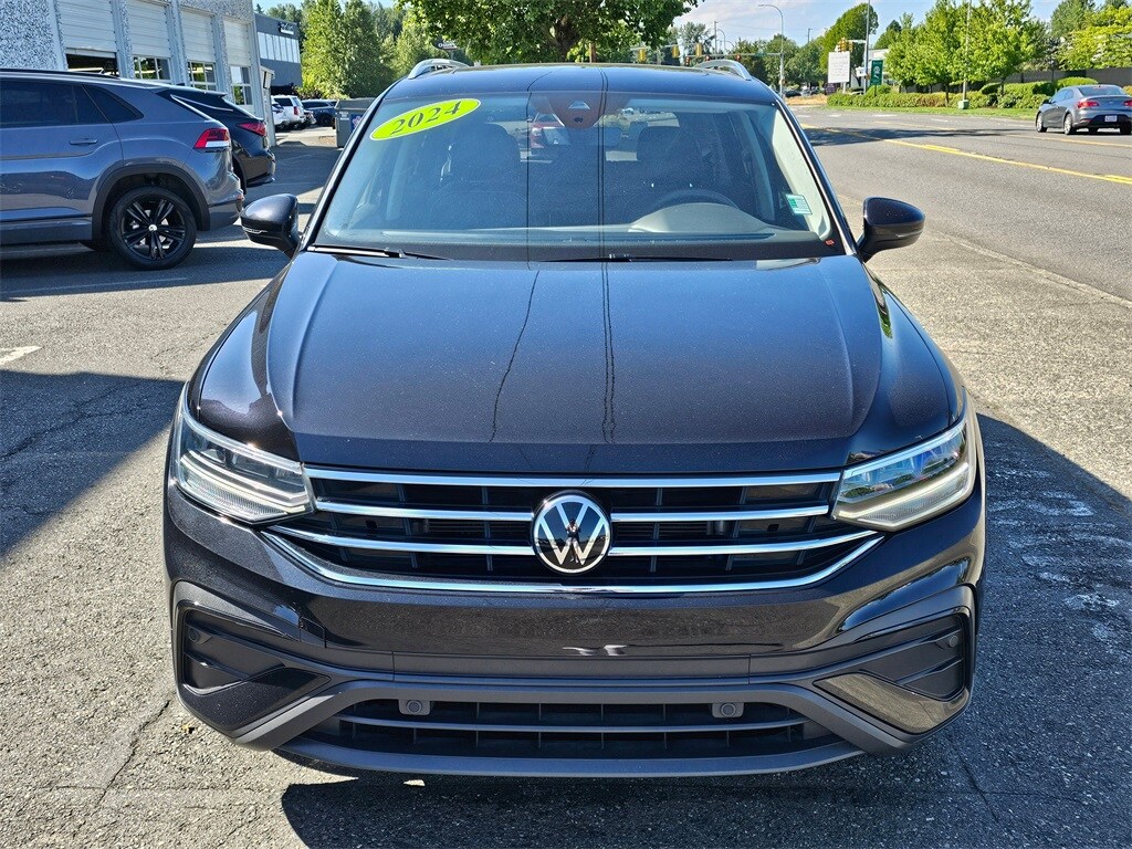 2024 Volkswagen Tiguan SE Wolfsburg Edition photo 2