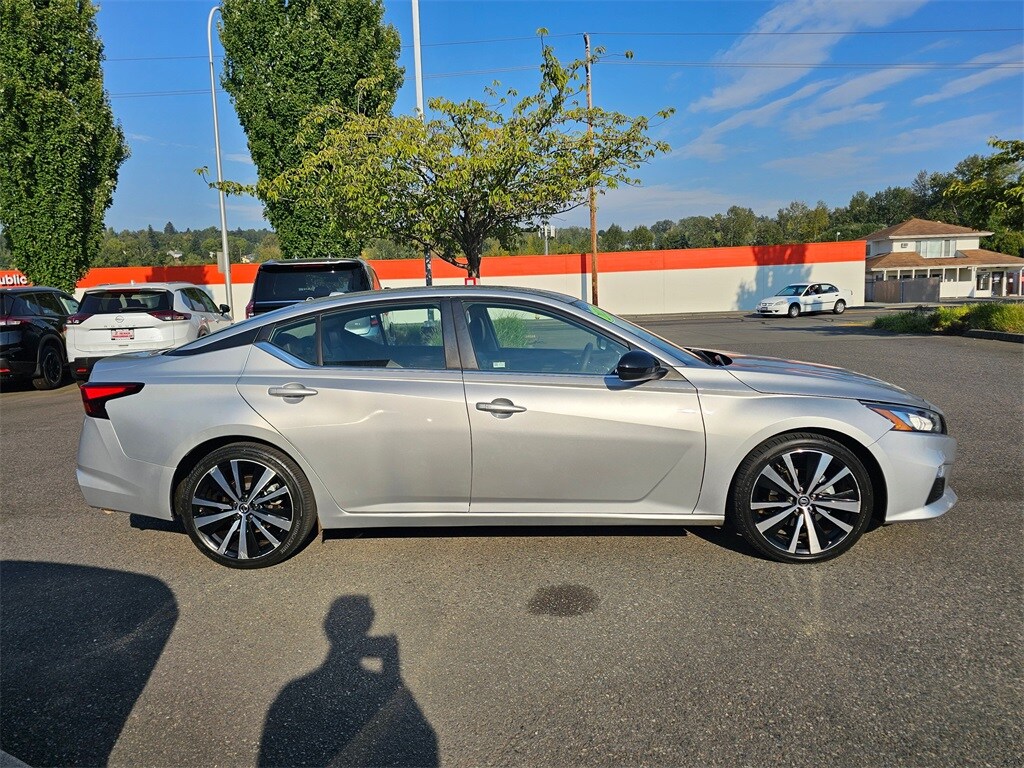 2022 Nissan Altima 2.5 SR photo 4
