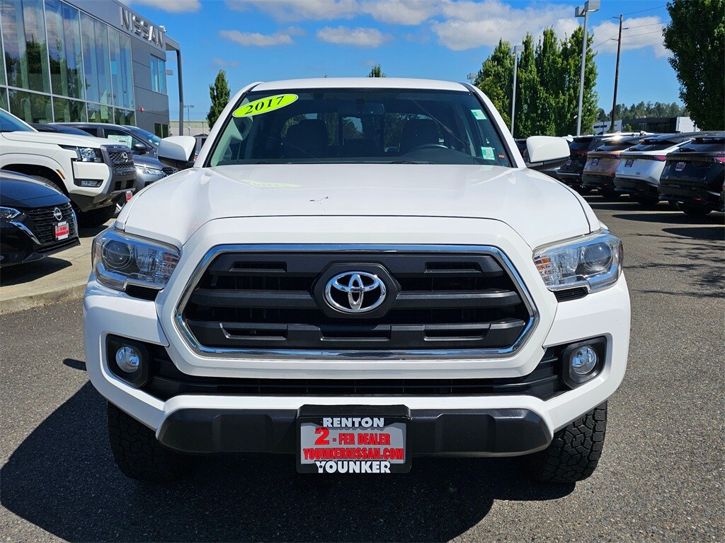 2017 Toyota Tacoma SR5 photo 2
