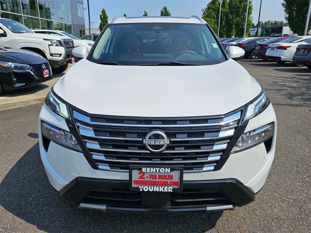 2024 Nissan Rogue Platinum photo 2
