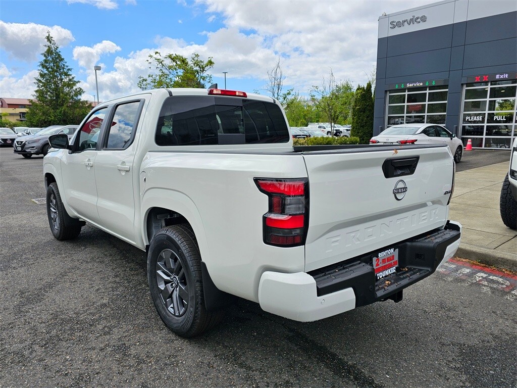 2025 Nissan Frontier SV photo 4