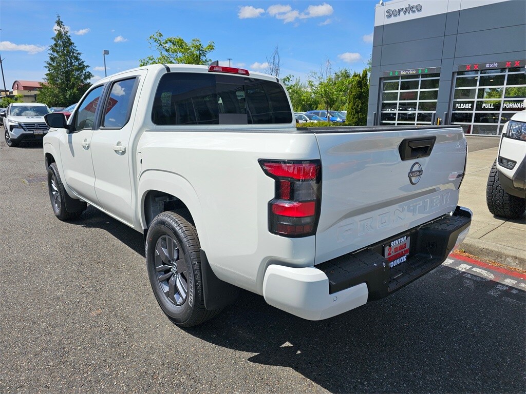 2025 Nissan Frontier SV photo 4