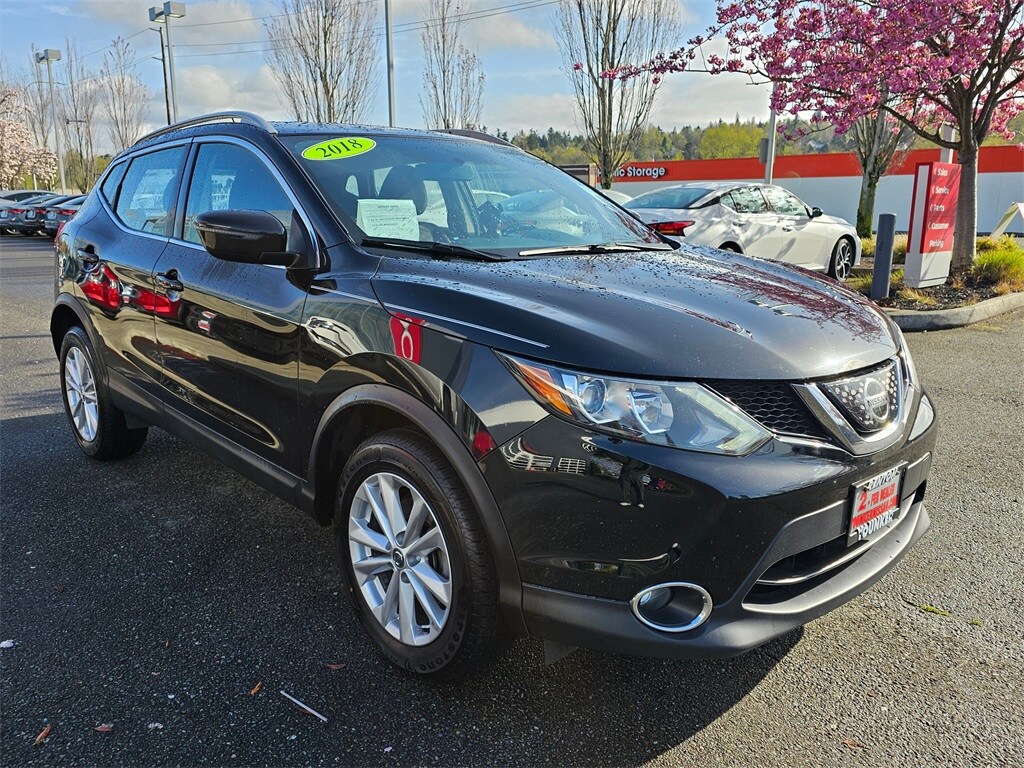 2018 Nissan Rogue Sport SV photo 3