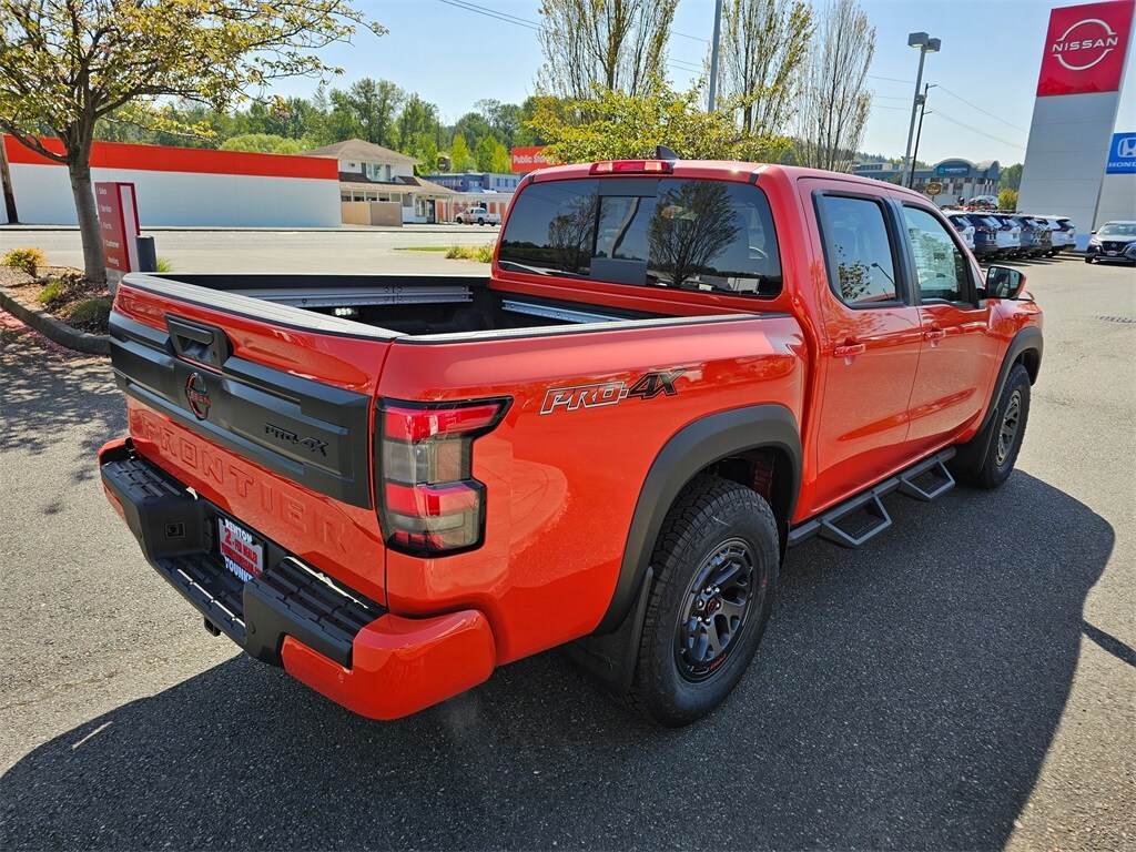 2025 Nissan Frontier PRO-4X photo 3