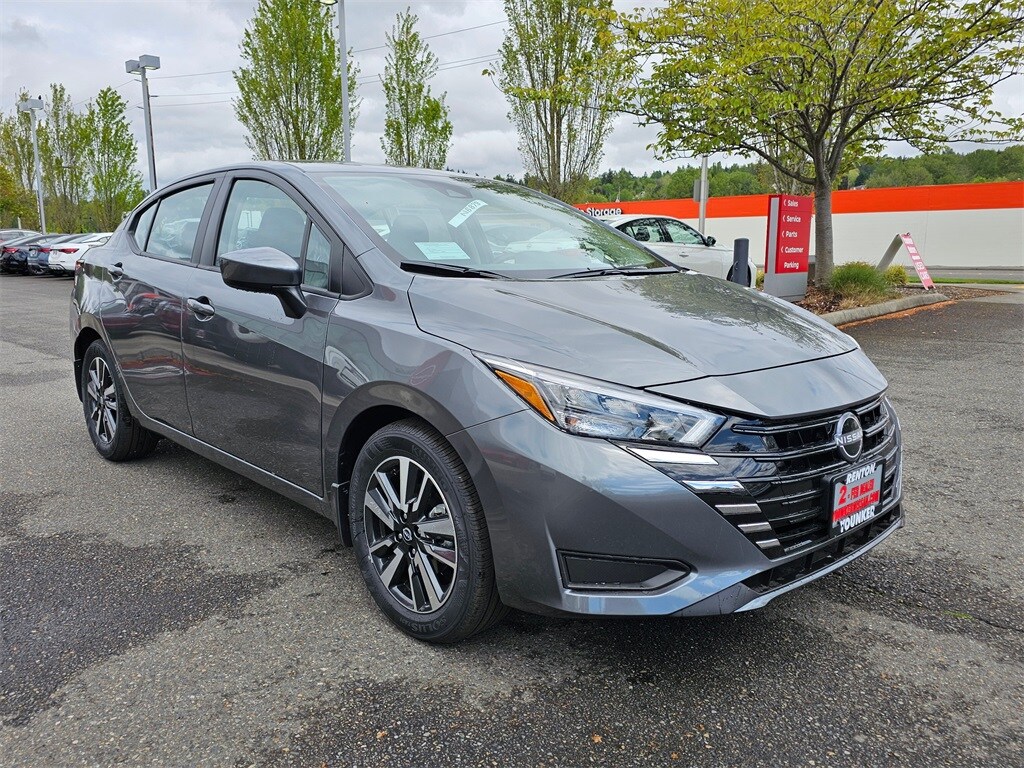 2025 Nissan Versa 1.6 SV photo 2