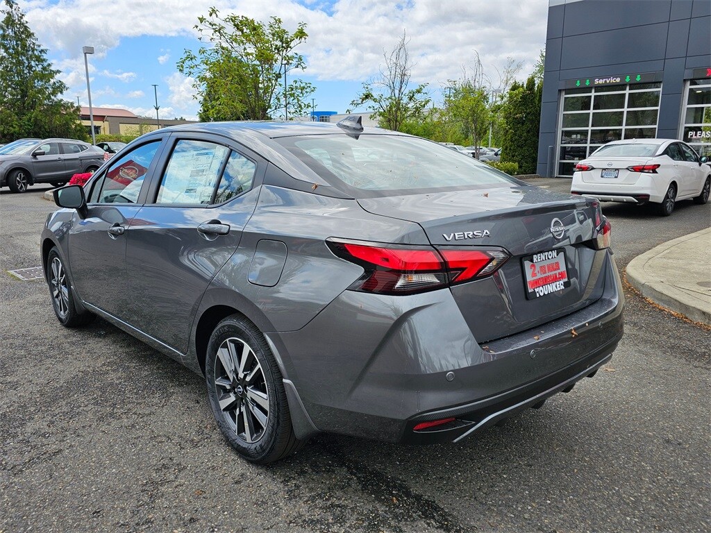 2025 Nissan Versa 1.6 SV photo 4