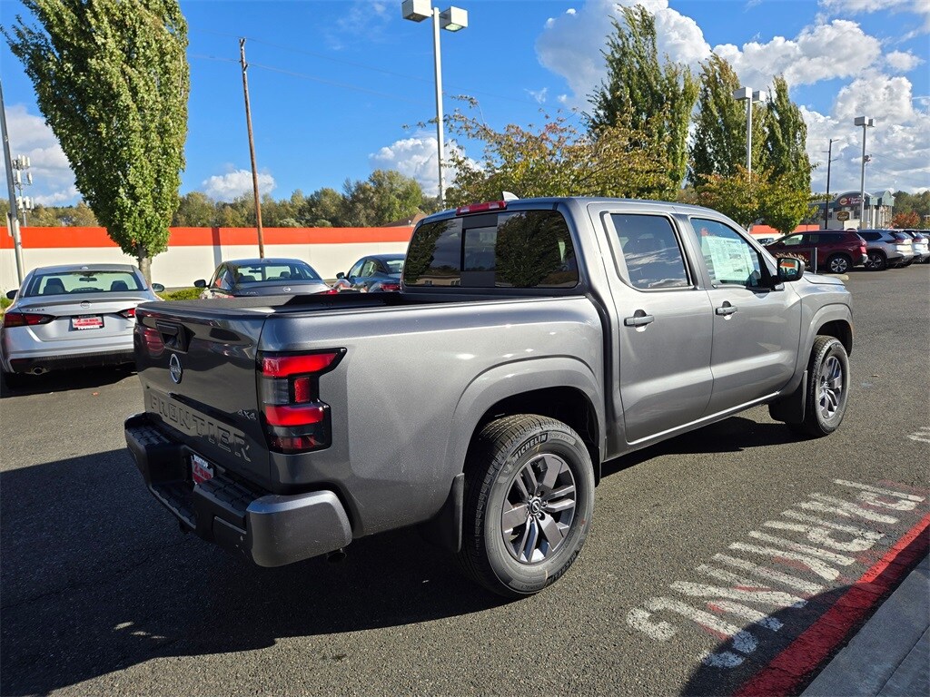 2025 Nissan Frontier SV photo 3