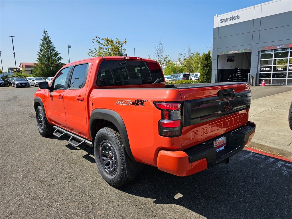 2025 Nissan Frontier PRO-4X photo 4