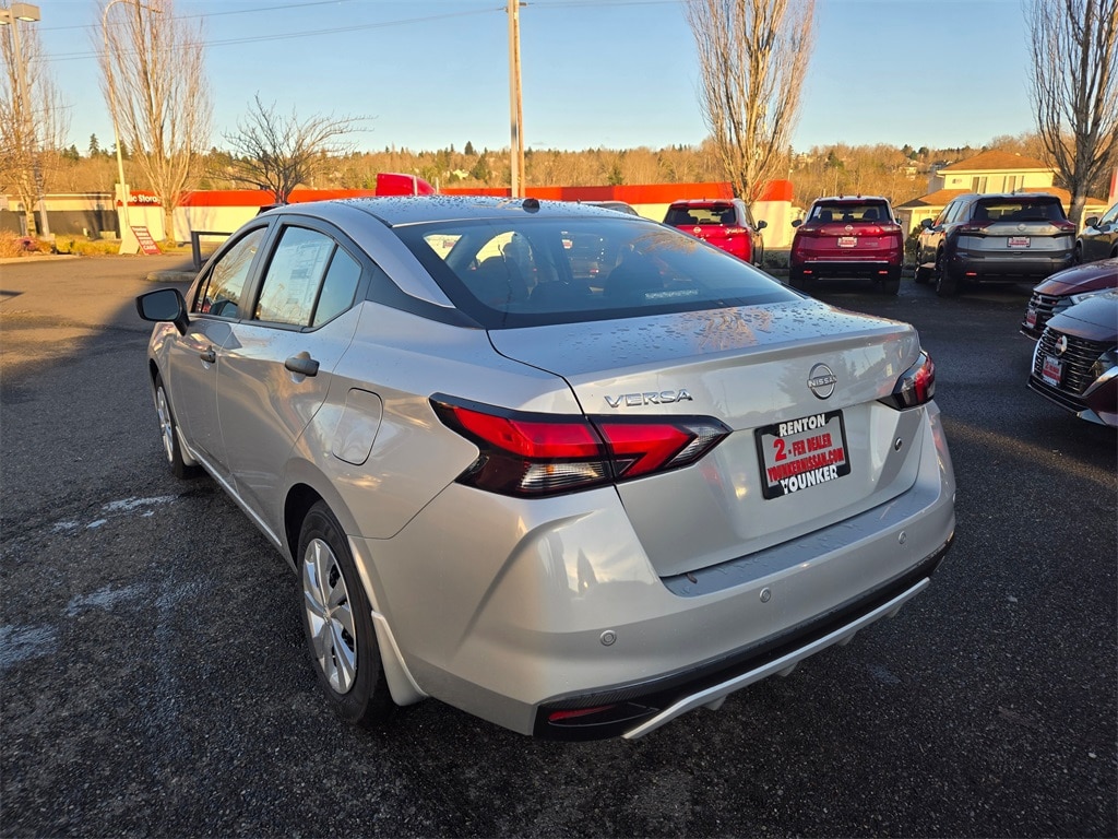 2025 Nissan Versa 1.6 S photo 4