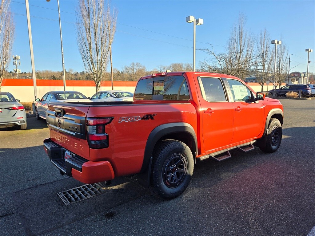 2025 Nissan Frontier PRO-4X photo 3
