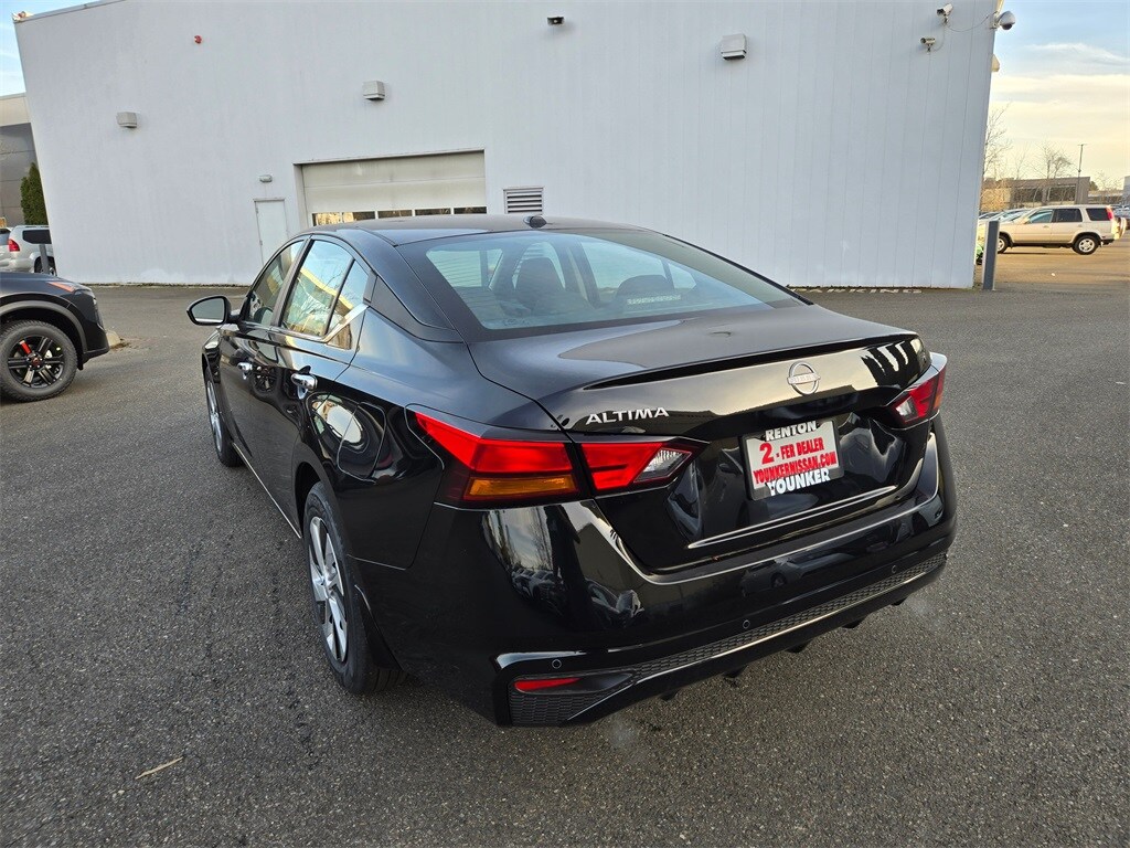 2025 Nissan Altima 2.5 S photo 4