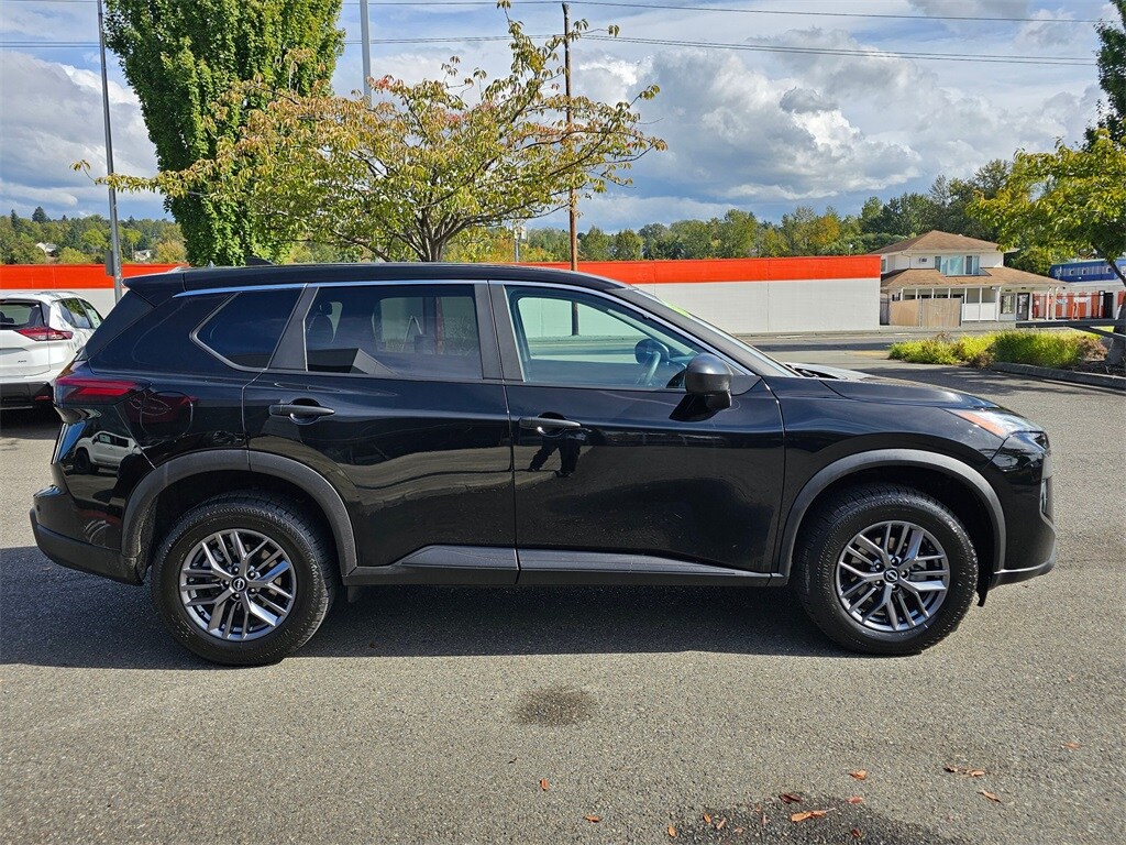 2024 Nissan Rogue S photo 2