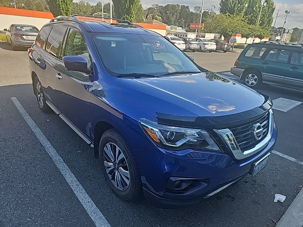 Used 2017 Nissan Pathfinder SL with VIN 5N1DR2MMXHC615385 for sale in Renton, WA