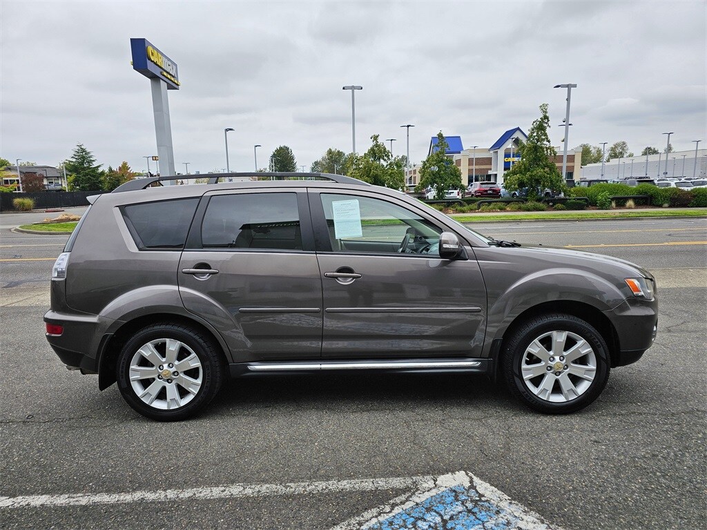 2011 Mitsubishi Outlander SE photo 4
