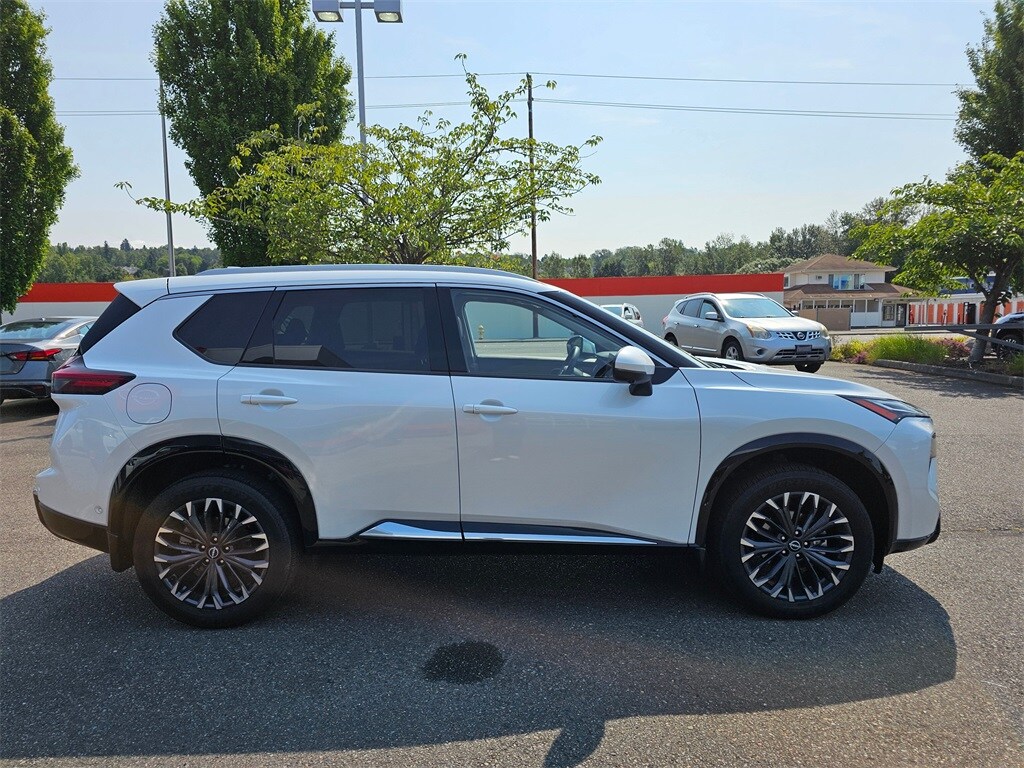 2024 Nissan Rogue Platinum photo 4