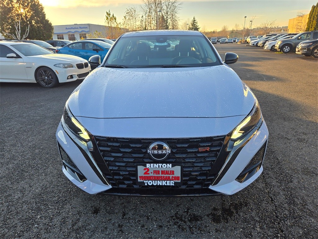 2025 Nissan Altima 2.5 SR photo 2