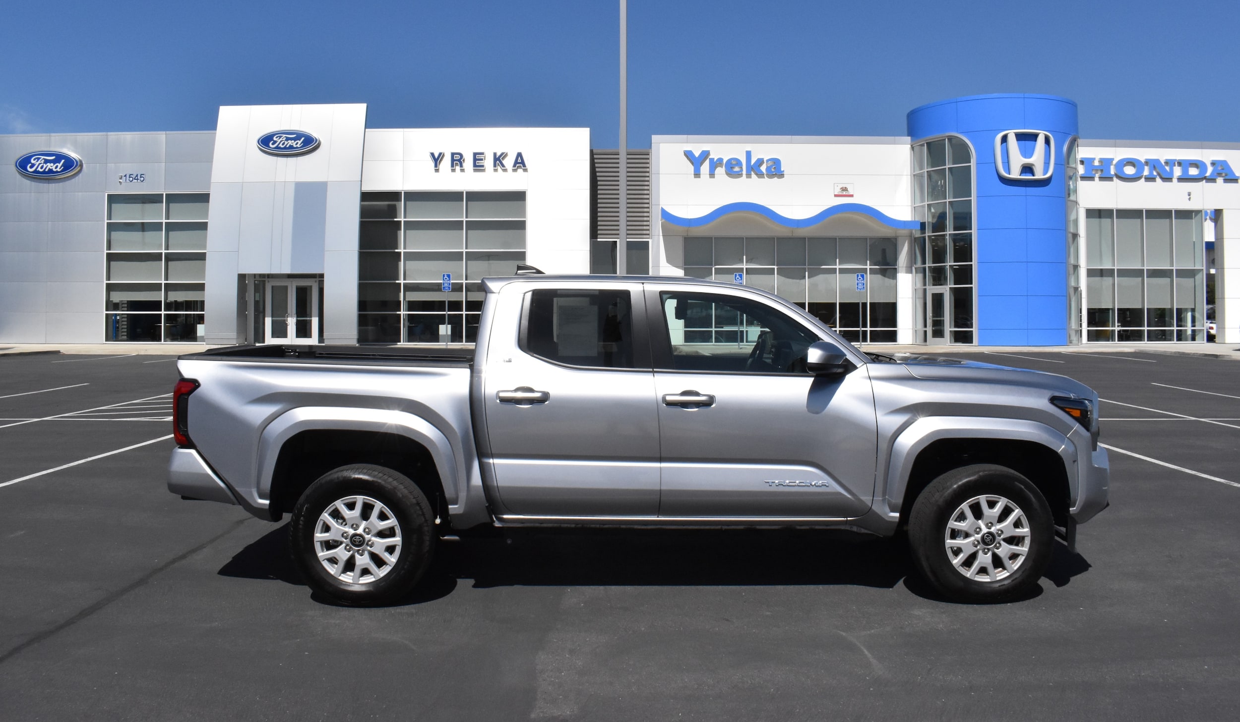 2025 Toyota Tacoma SR5 4x4 Double Cab Long Bed's photo