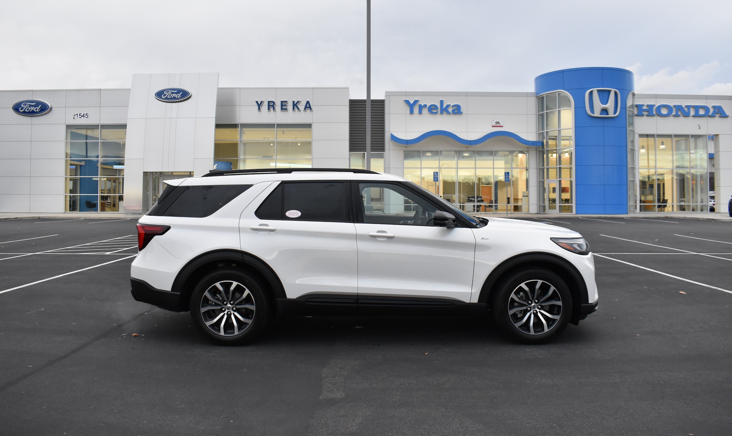 2026 Ford Explorer ST-LINE's photo