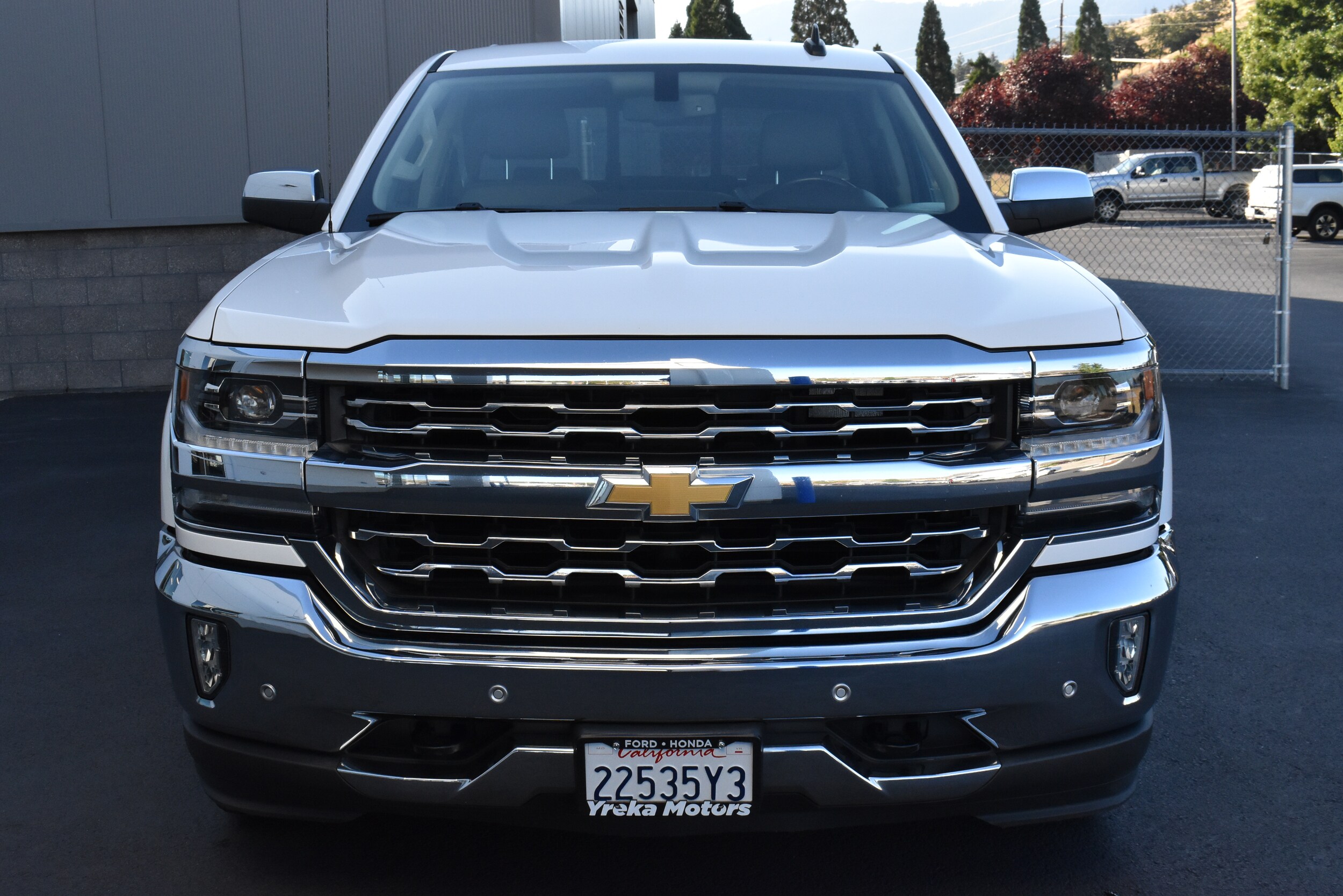 2018 Chevrolet Silverado 1500 LTZ photo 2