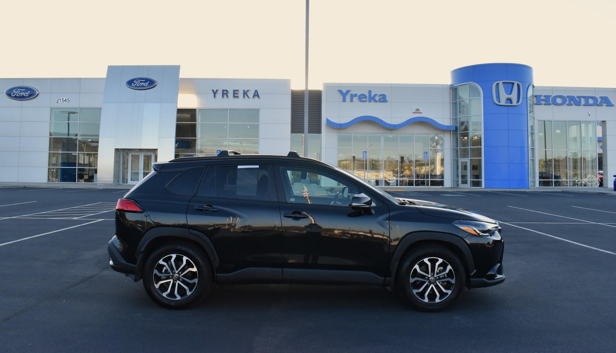 2024 Toyota Corolla Cross Hybrid SE AWD's photo