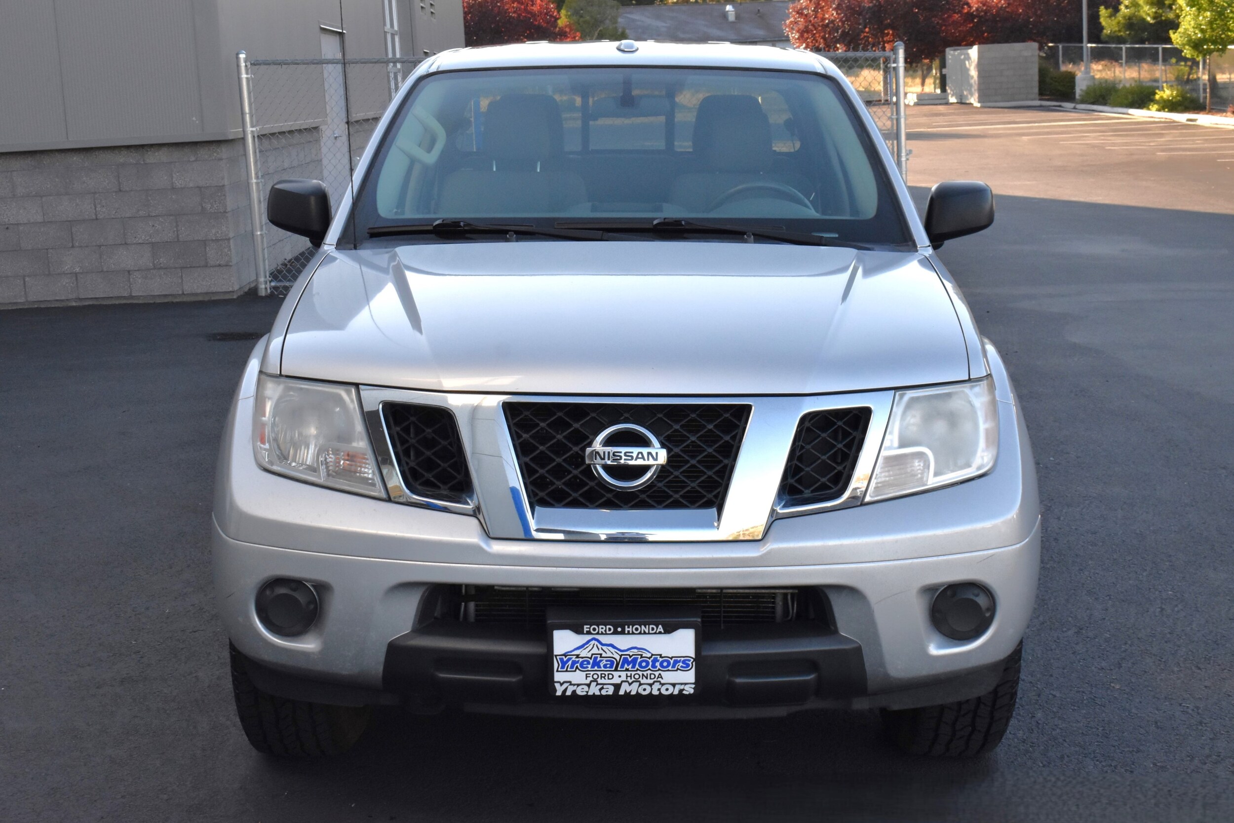 2017 Nissan Frontier photo 2