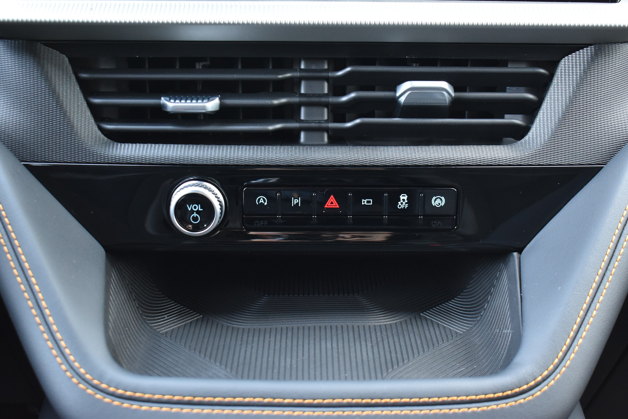 2026 Ford Explorer Tremor - Photo 24