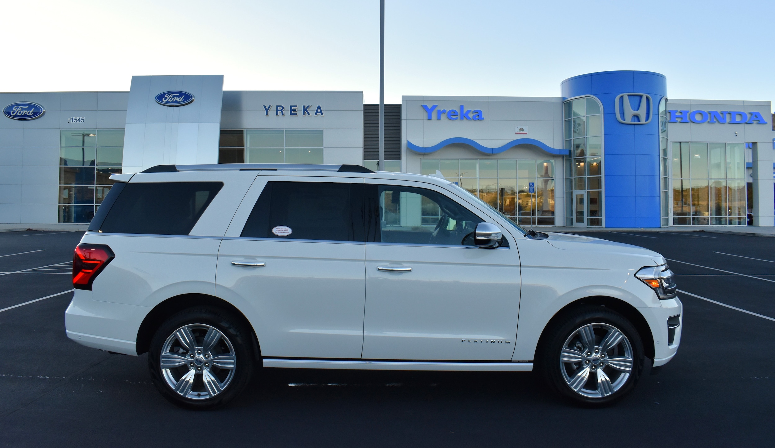 2024 Ford Expedition Platinum's photo